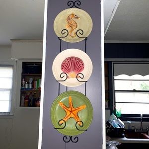 3 decorative pop out plates